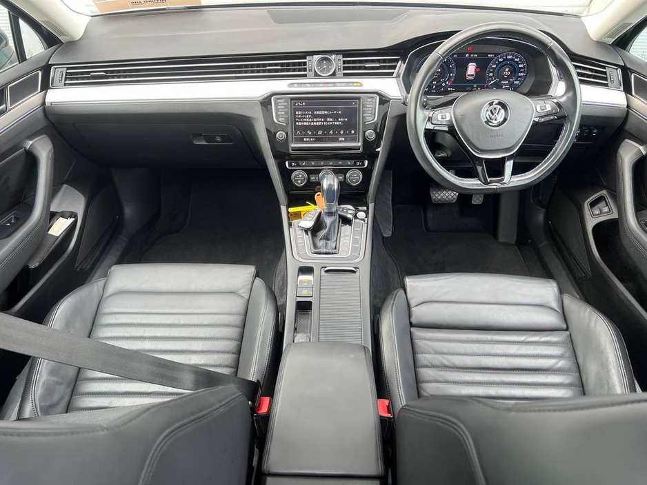 2016 Volkswagen Passat - image 11