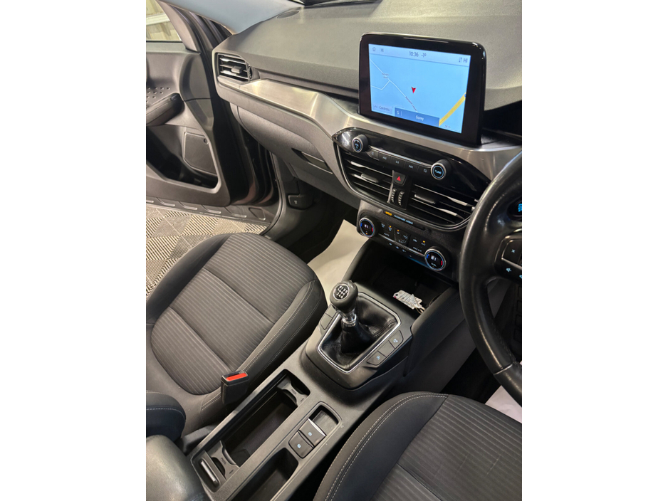 2021 Ford Kuga - image 9