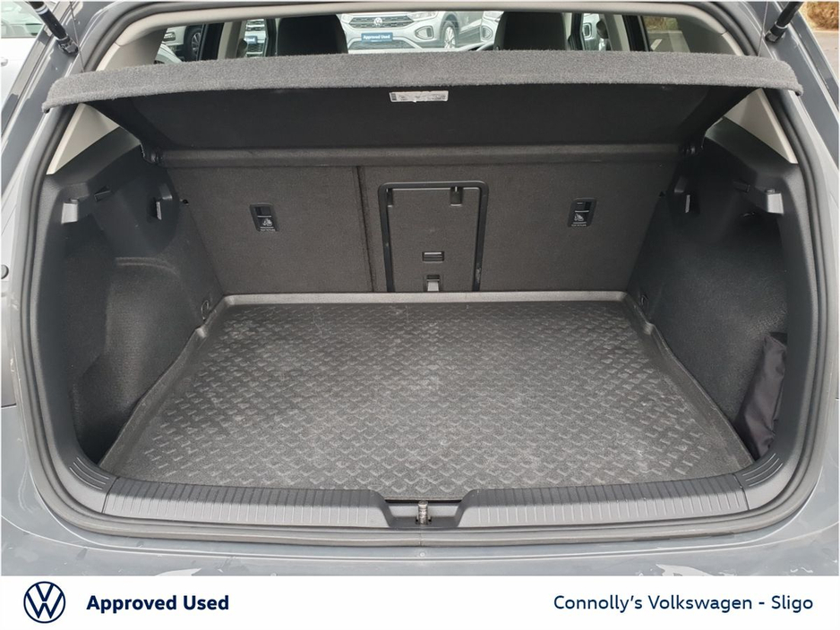 2024 Volkswagen Golf - image 10
