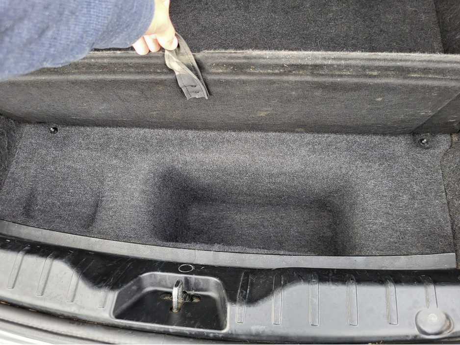 2011 BMW 5 Series - image 18