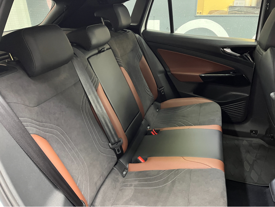2024 Volkswagen ID.4 - image 9