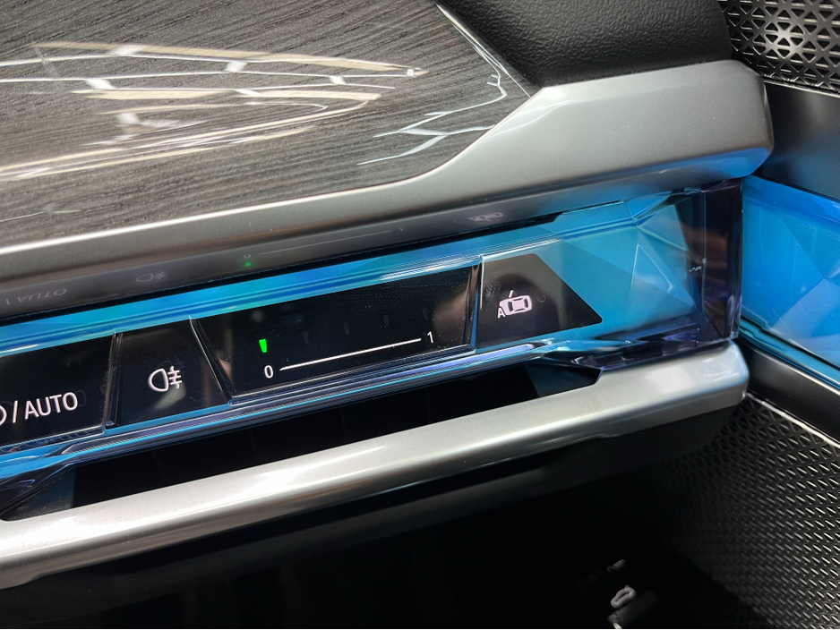 2025 BMW i7 - image 25