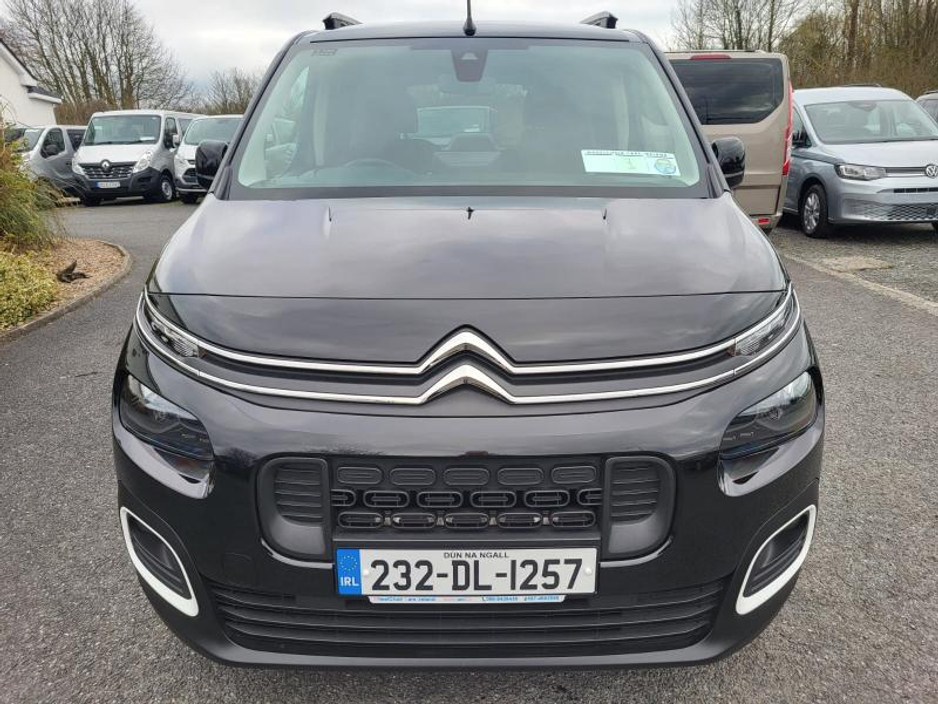 2023 Citroen Berlingo - image 2