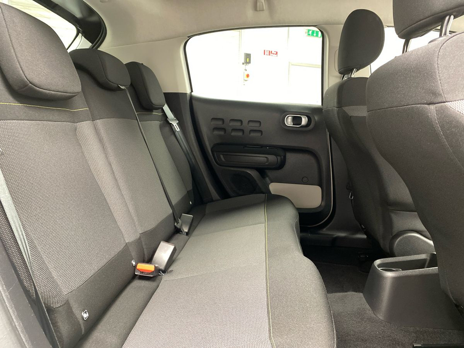 2023 Citroen C3 - image 11