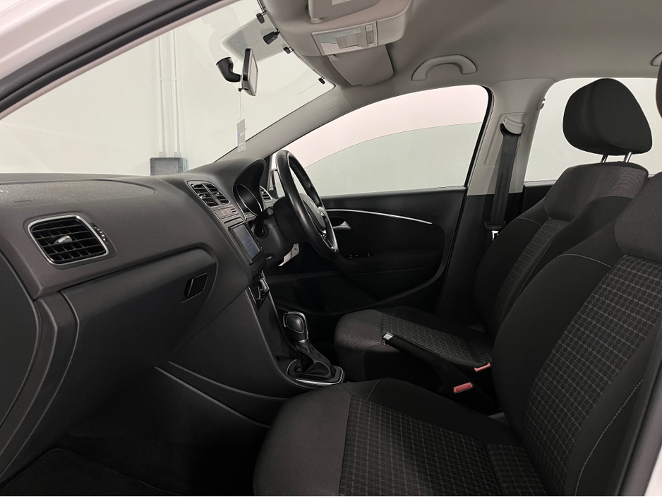 2014 Volkswagen Polo - image 21