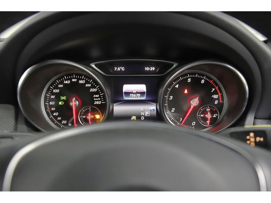 2017 Mercedes-Benz GLA Class GLA 180 *HALF LEATHER*REVERSE CAM*PARK SENSORS* €20,490