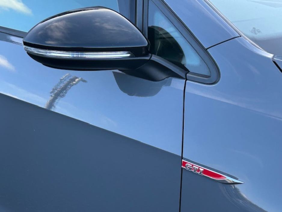 2019 Volkswagen Golf - image 14