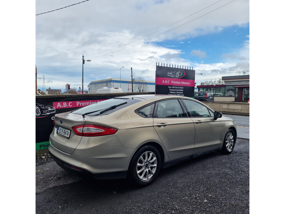 2015 Ford Mondeo - image 3