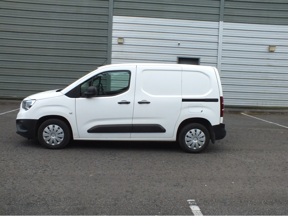 2019 Vauxhall Combo - image 5
