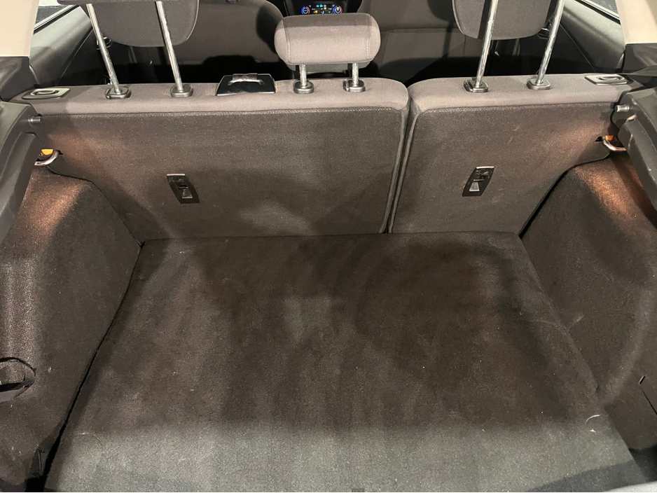 2016 Ford Focus - image 21