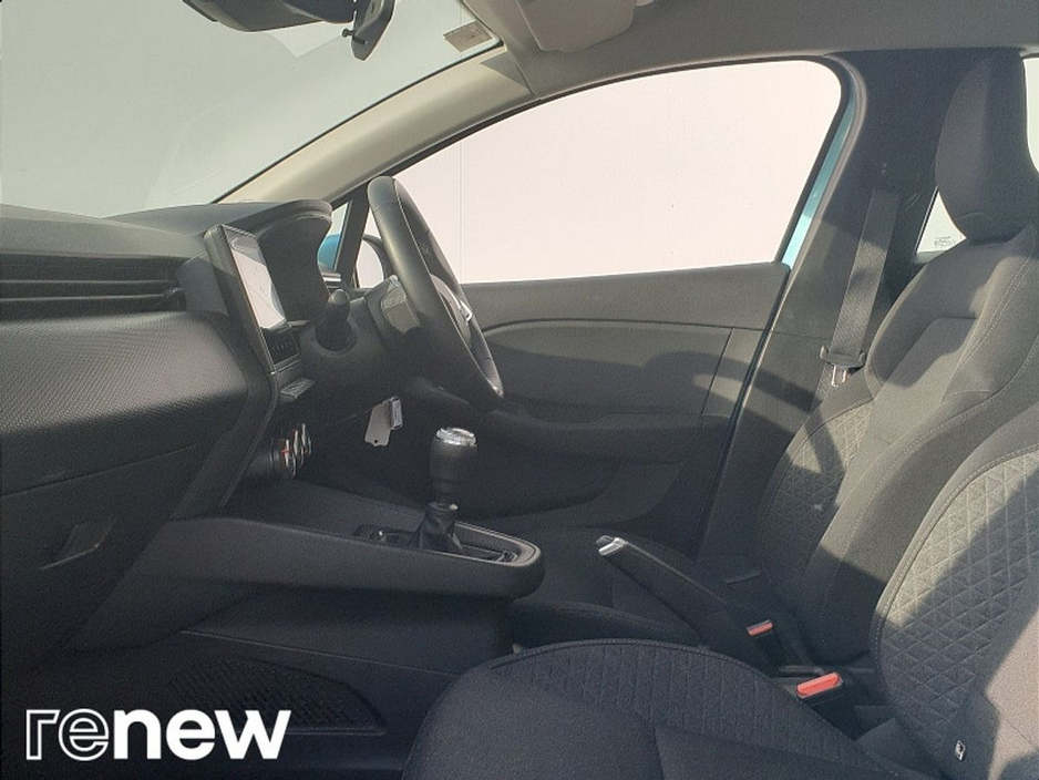 2022 Renault Clio - image 5