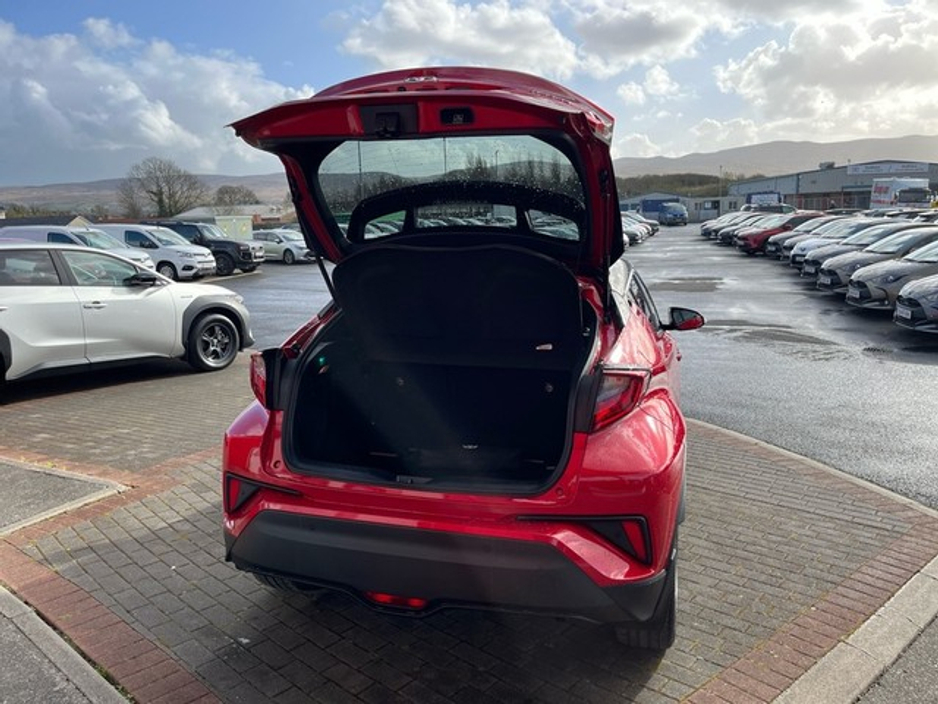 2022 Toyota C-HR - image 10