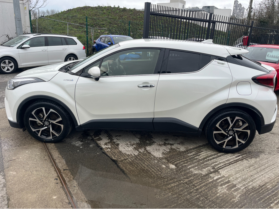 2019 Toyota C-HR - image 4
