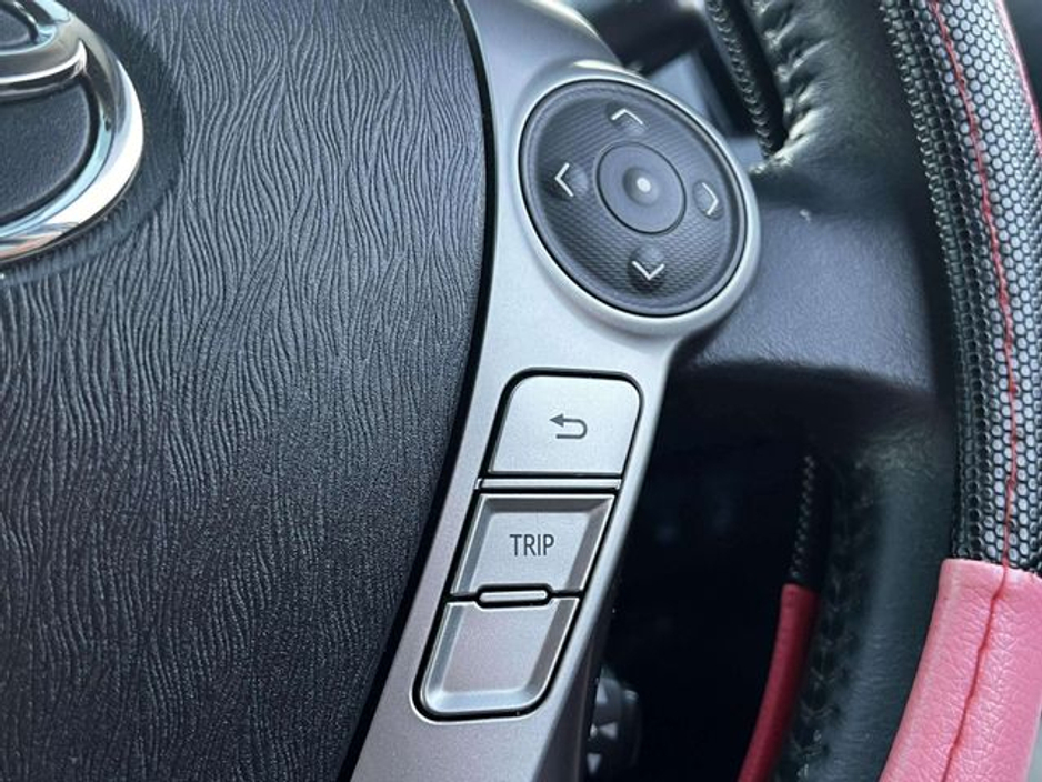 2017 Toyota Prius - image 18