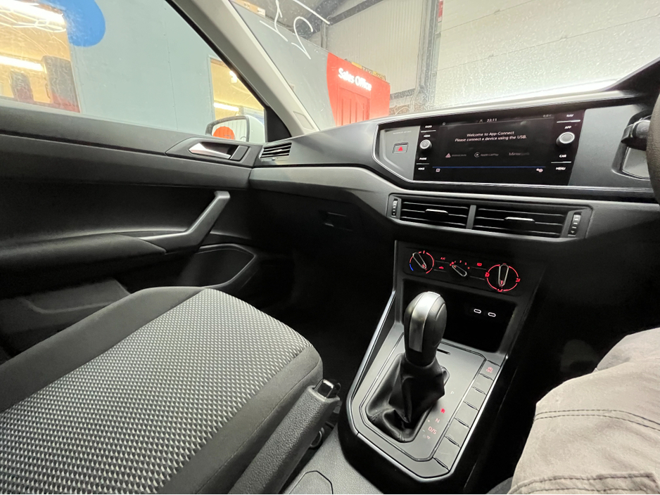 2021 Volkswagen Polo - image 13