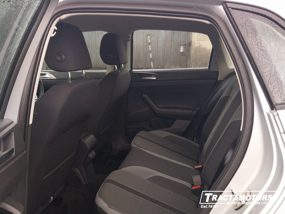 2024 Volkswagen Polo - image 6