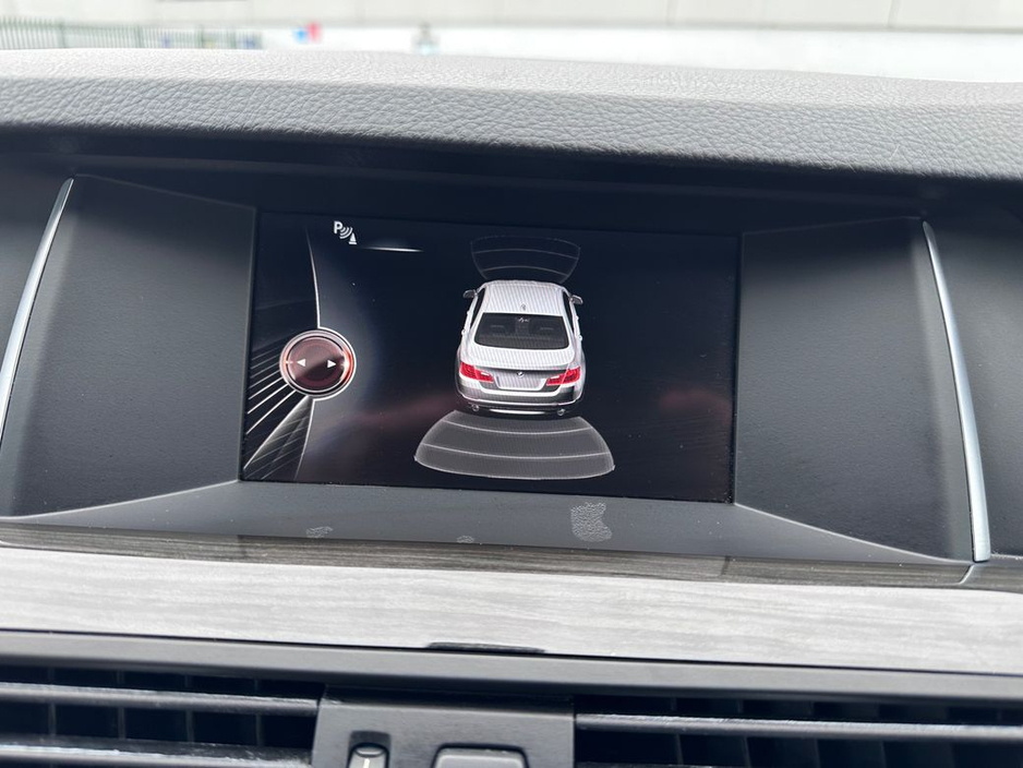 2015 BMW 5 Series - image 36