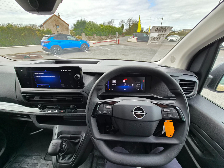 2026 Opel Vivaro - image 10