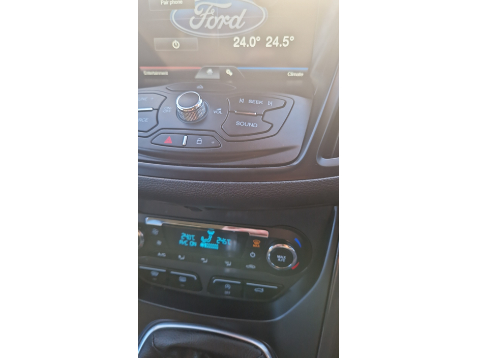 2016 Ford Kuga - image 7