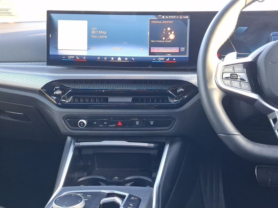 2025 BMW 3 Series - image 18