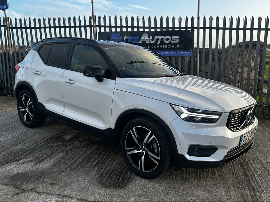 2020 Volvo XC40 - image 8
