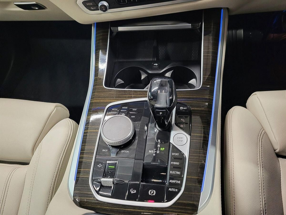 2021 BMW X5 - image 10
