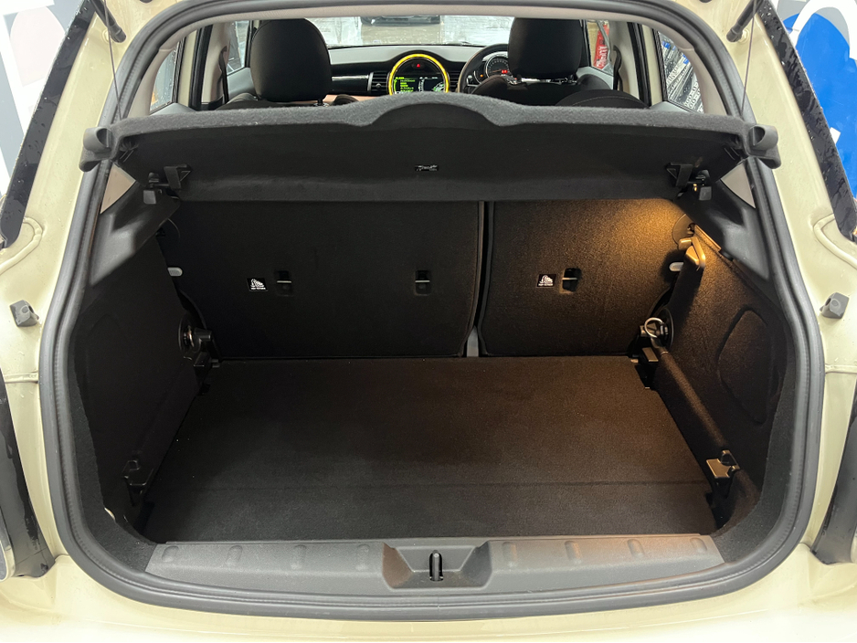 2017 MINI Cooper €15950! 2017 MINI COOPER 5DOORS 1.5 AUTOMATIC €15,950