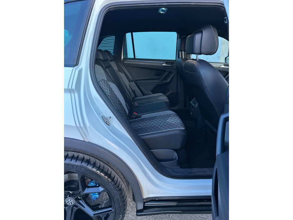 2020 Volkswagen Tiguan - image 22