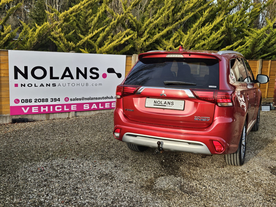 2019 Mitsubishi Outlander - image 14