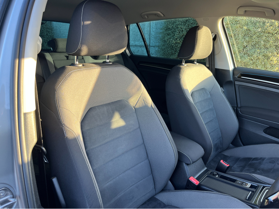 2016 Volkswagen Golf HIGHLINE AUTOMATIC 1.4 PETROL //KEYLESS ENTRY//REVERSE CAMERA//BLIND SPOT WARNING//ADAPTIVE CRUISE CONTROL// €15,950