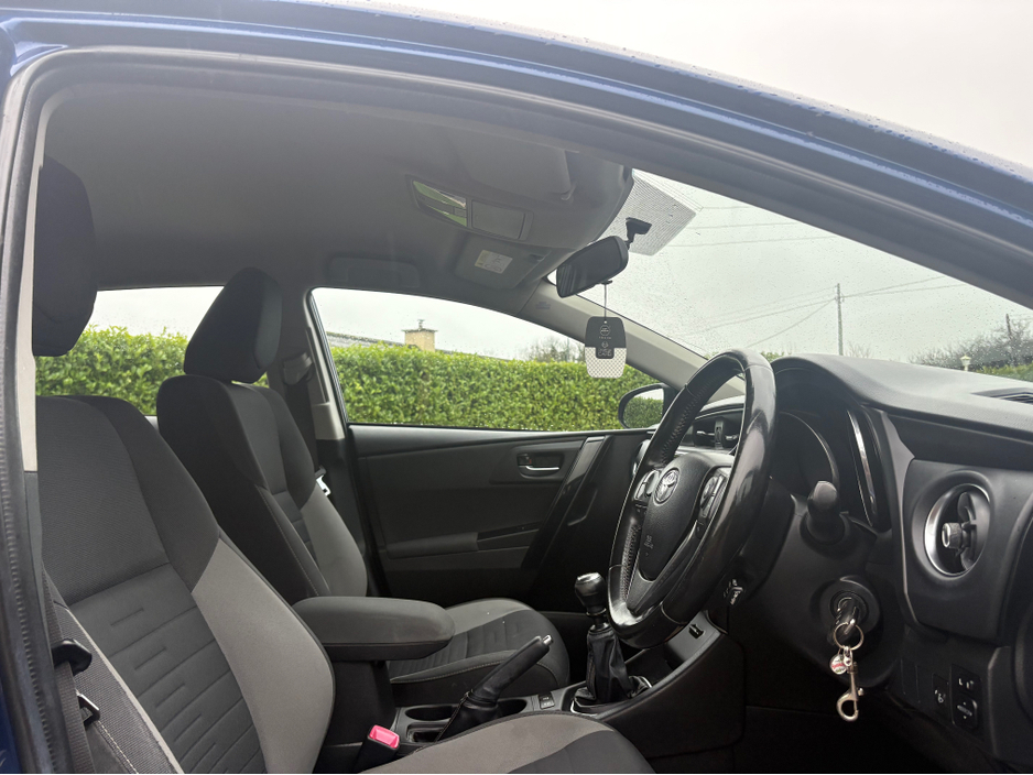 2016 Toyota Auris 1.6 D-4D BUSINESS EDITION TSS 110BHP 5DR D €8,250
