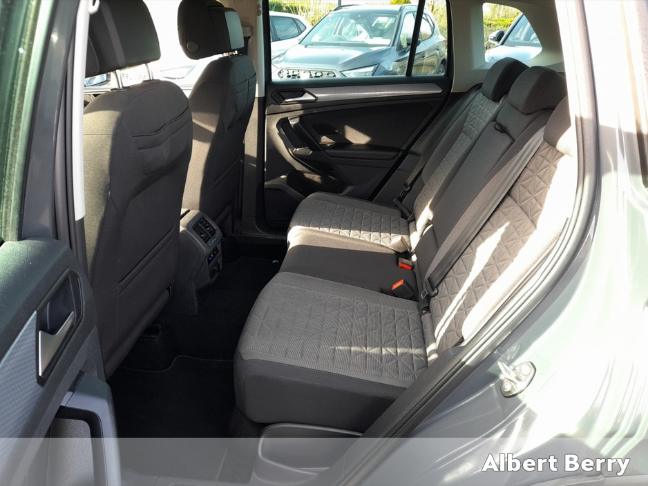 2024 Volkswagen Tiguan - image 10