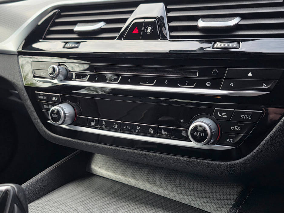 2017 BMW 5 Series - image 26