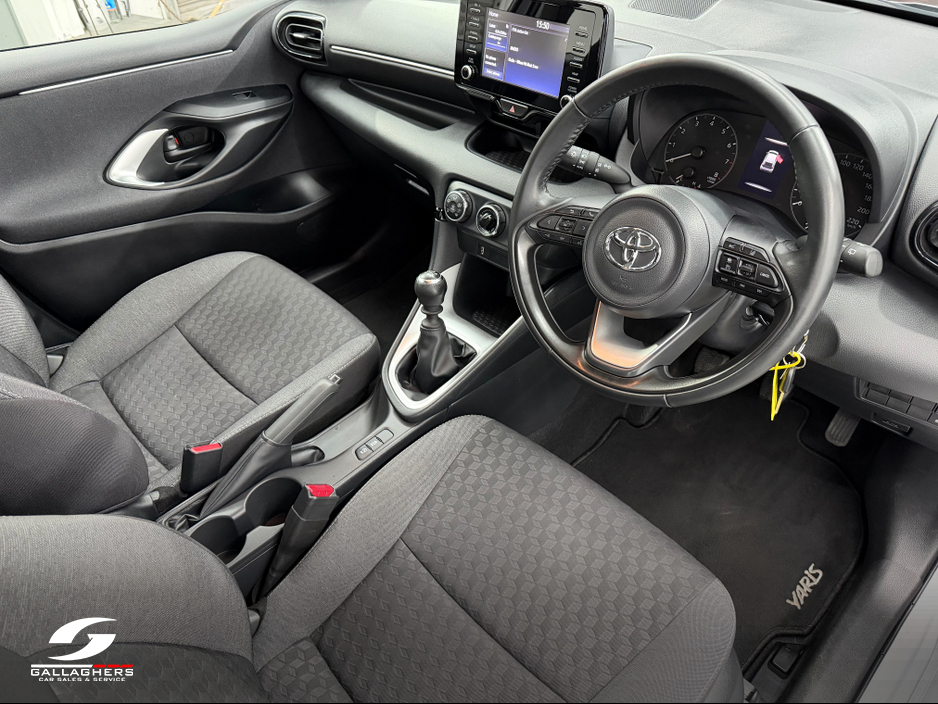 2024 Toyota Yaris - image 11