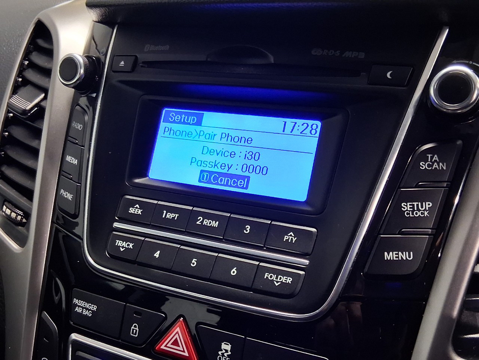 2014 Hyundai i30 - image 15