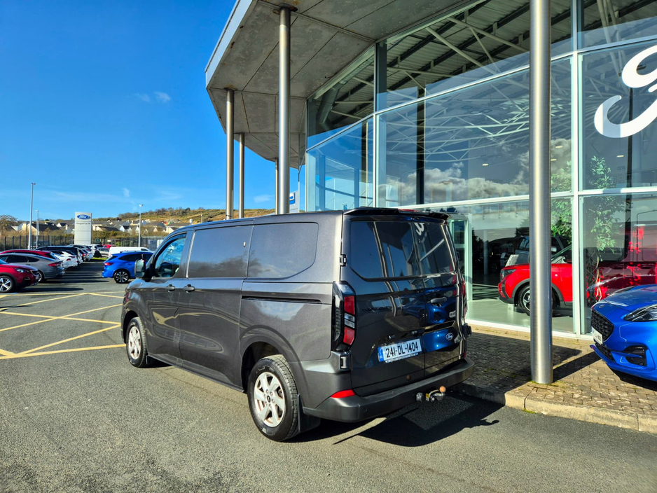 2024 Ford Transit Custom - image 3