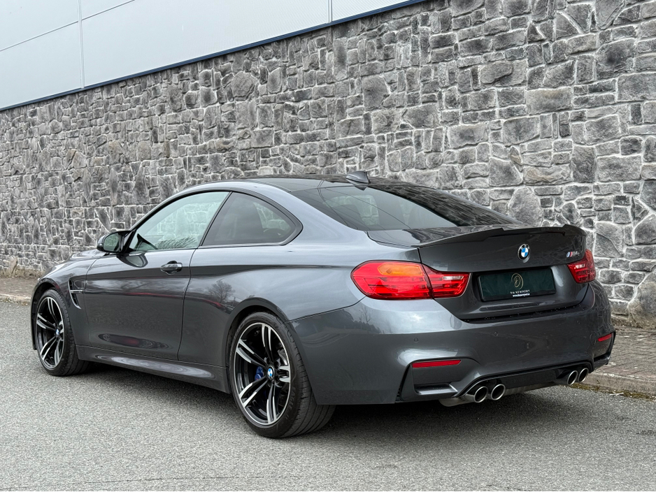 2015 BMW M4 - image 12