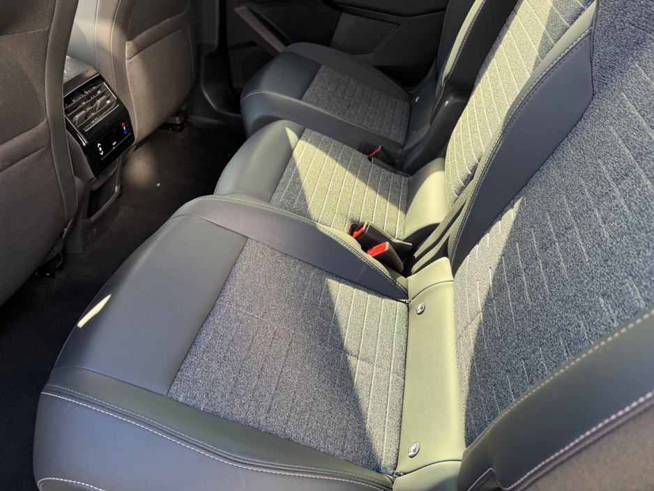 2025 Peugeot 5008 - image 10