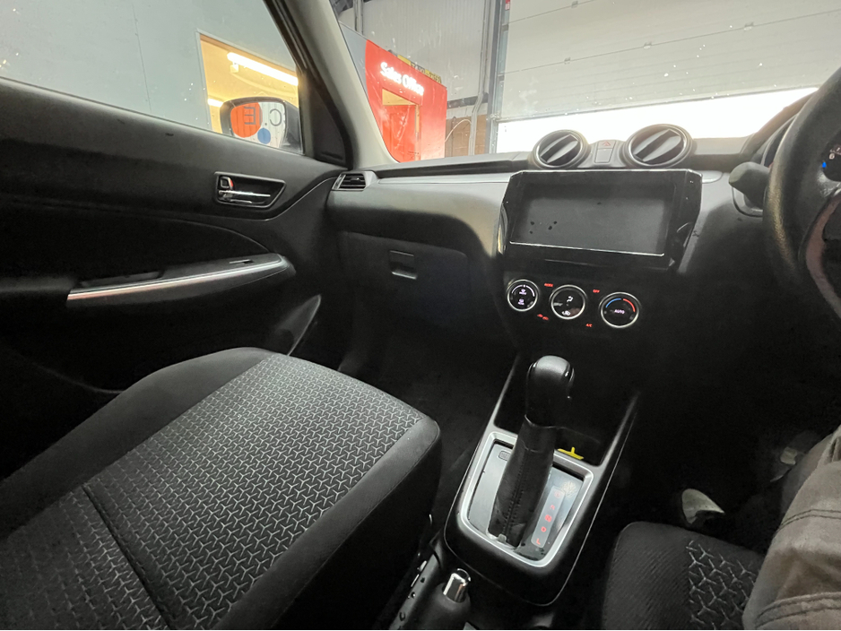 2022 Suzuki Swift - image 14