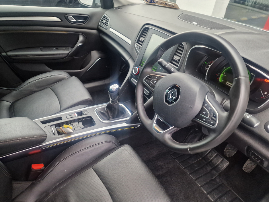 2016 Renault Megane - image 15