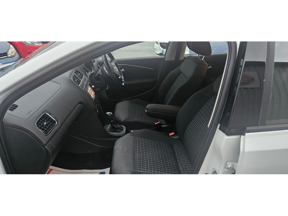 2017 Volkswagen Polo auto comfortline plus 1.2 tsi dsg low kms €12,750
