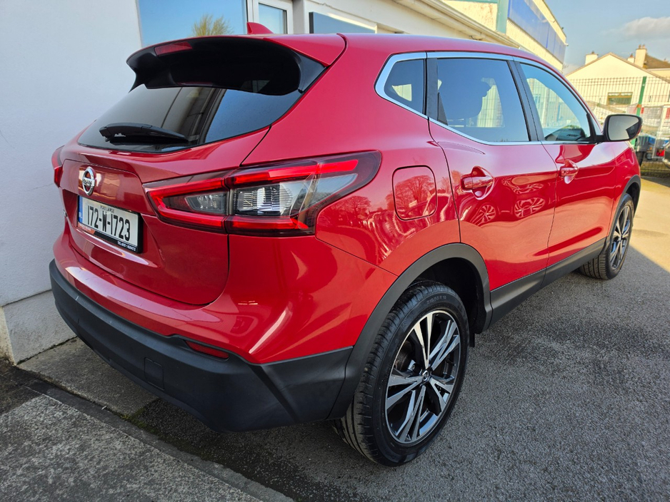 2017 Nissan Qashqai - image 3