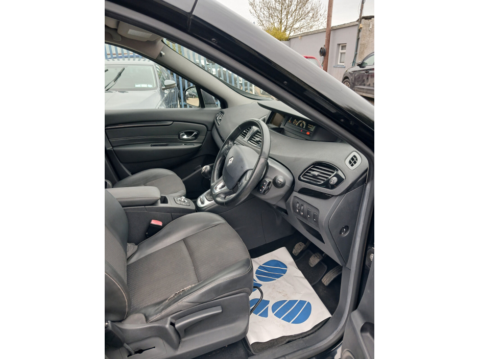 2013 Renault Scenic - image 8