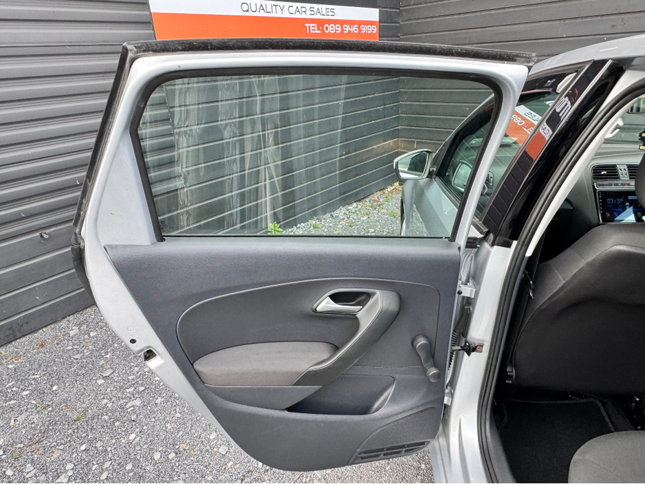 2015 Volkswagen Polo - image 14