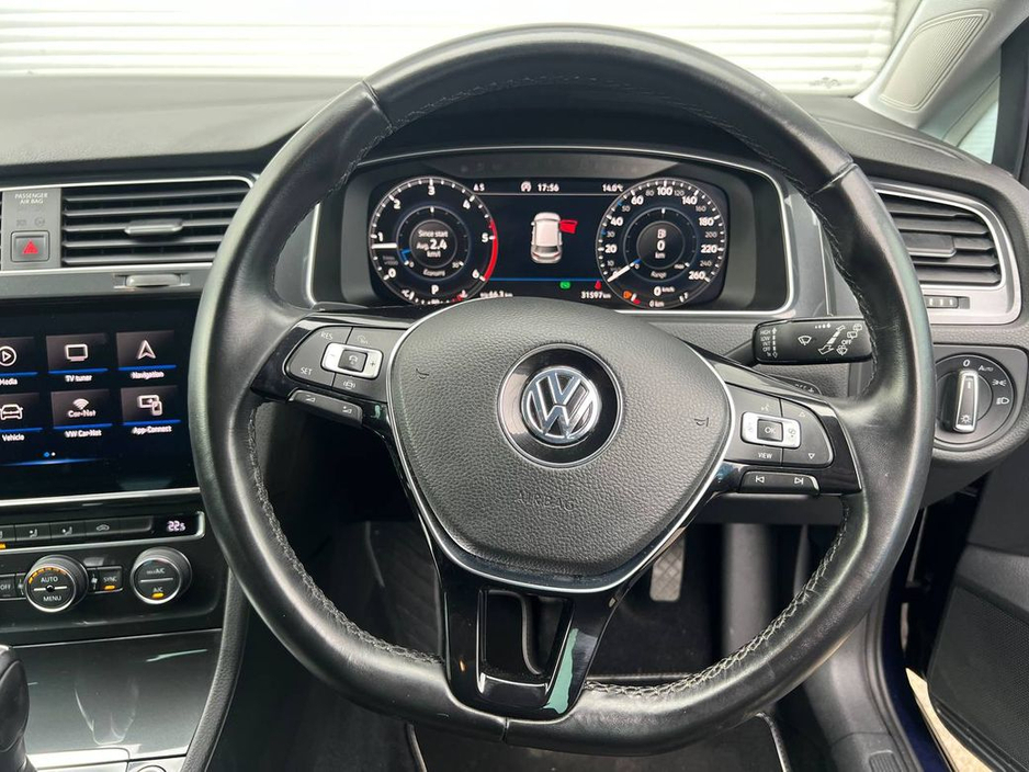 2020 Volkswagen Golf - image 4