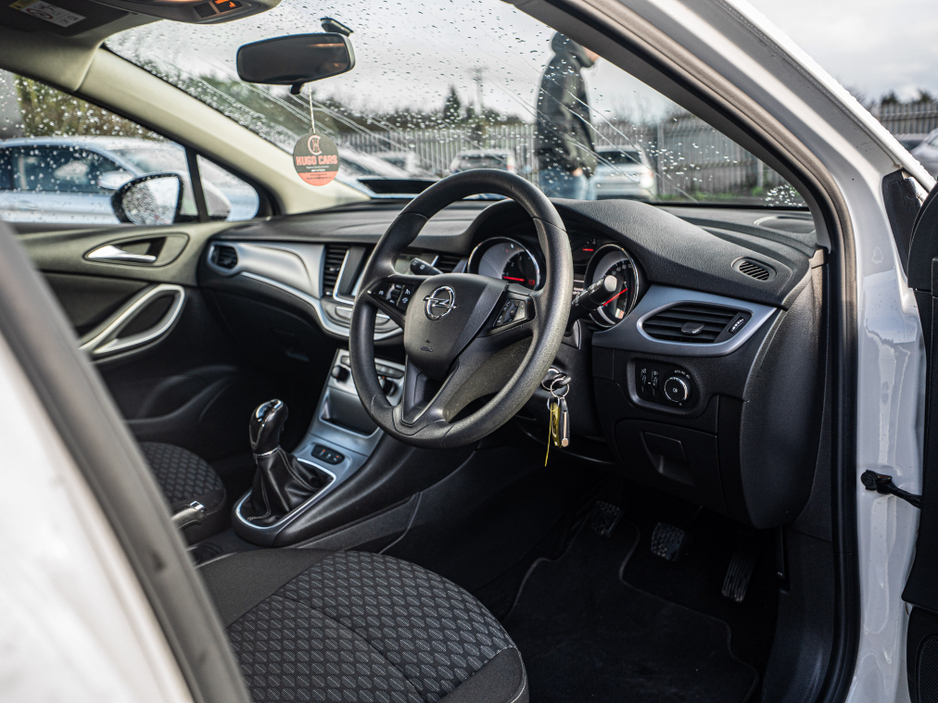 2017 Opel Astra 172 Opel Astra 1.0/High spec/Irish/1yr warranty €10,888