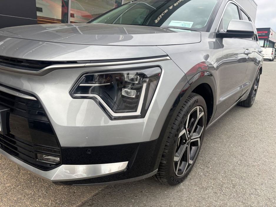 2024 Kia Niro - image 3