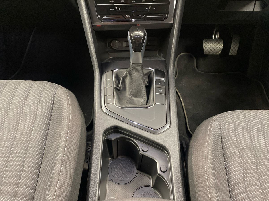 2024 Volkswagen Tiguan - image 24