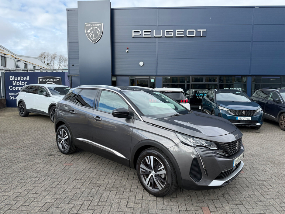 2023 Peugeot 3008 - image 2