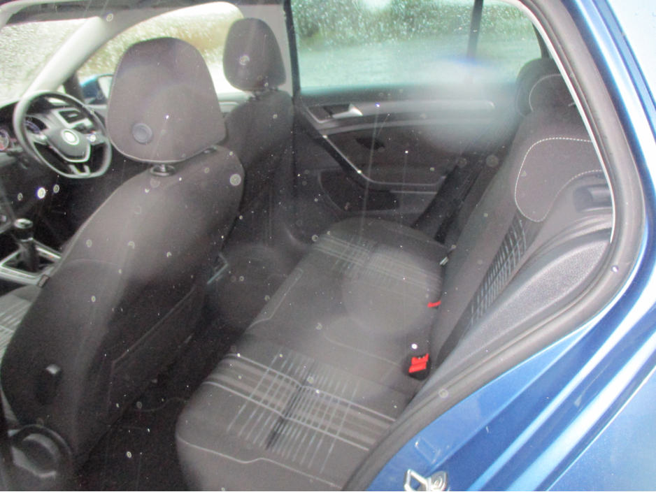 2016 Volkswagen Golf - image 6